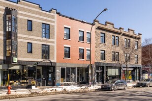 5245 Saint-Laurent in Montréal, QC - Building Photo
