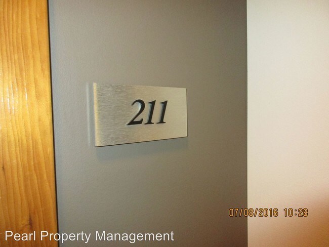 725 NW 10th Ave-Unit -#211 in Portland, OR - Building Photo - Building Photo