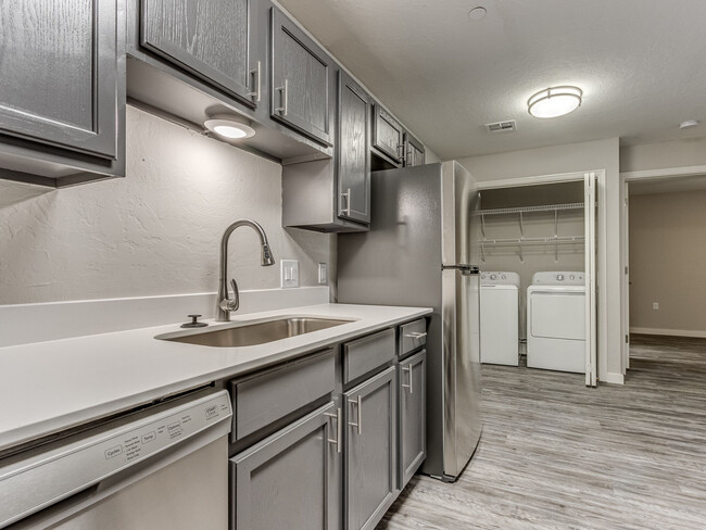 Oak Place Apartments in Oklahoma City, OK - Building Photo - Building Photo