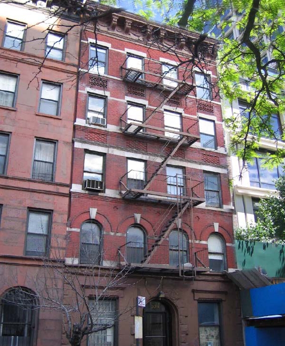 539 E 87th St in New York, NY - Building Photo