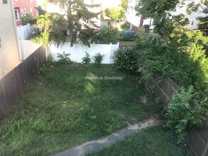 198 Sherman St, Unit 3 in Cambridge, MA - Foto de edificio - Building Photo