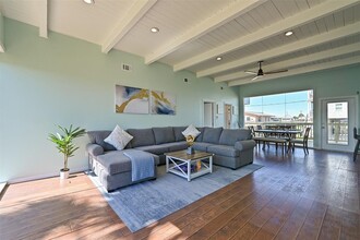 3822 Concho Key in Galveston, TX - Building Photo - Building Photo