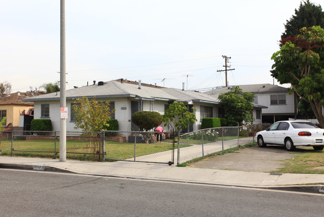 6142 Vinevale Ave in Maywood, CA - Foto de edificio