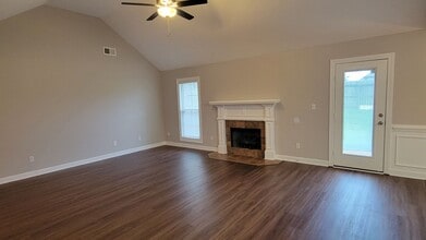 22 Grove Hill Ln in Jackson, TN - Building Photo - Building Photo
