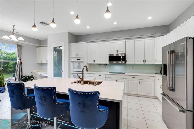 19084 Skyridge Cir in Boca Raton, FL - Foto de edificio