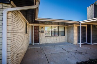 5501 9th St in Lubbock, TX - Building Photo - Building Photo