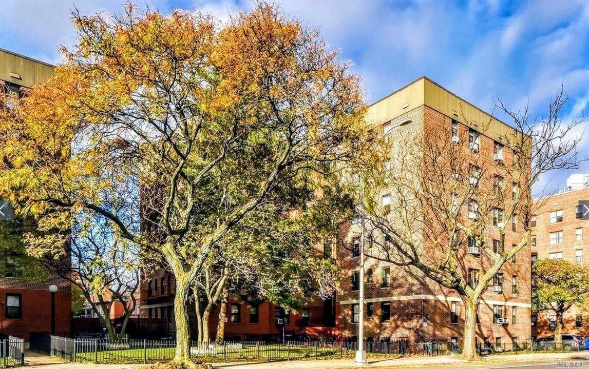 65-30 108th St-Unit -2G in Queens, NY - Building Photo