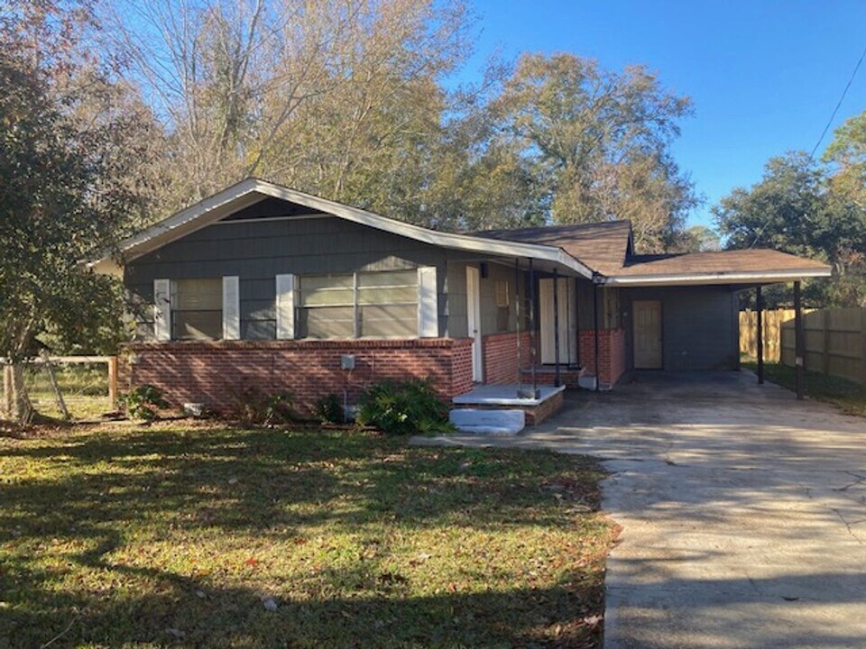 333 Park Row Ave in Long Beach, MS - Building Photo