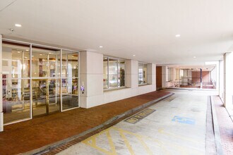 Metropolitan Condos in Washington, DC - Foto de edificio - Building Photo