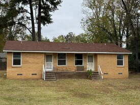 435 Larry Dr in Longview, TX - Building Photo