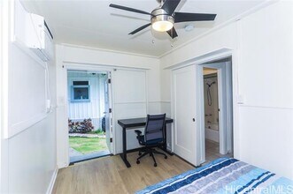 2534 E Manoa Rd in Honolulu, HI - Building Photo - Building Photo