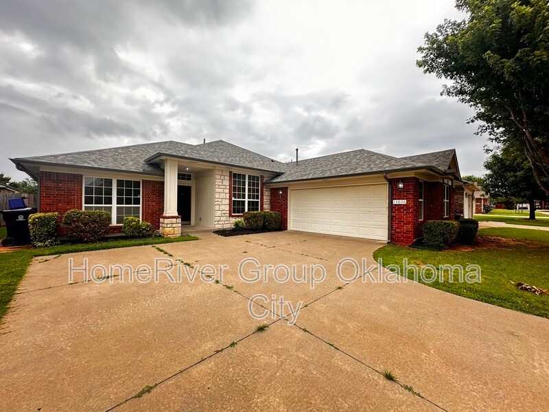 13036 SW 5th Terrace in Yukon, OK - Building Photo