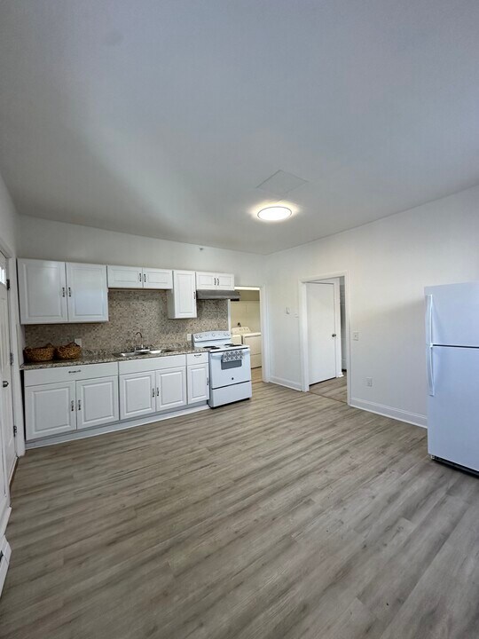 172 Pearl St, Unit 2E in Middletown, CT - Building Photo
