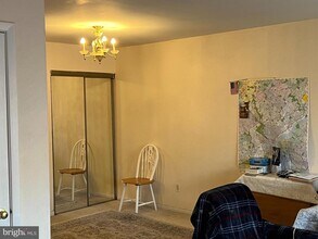 809 Red Lion Rd in Philadelphia, PA - Building Photo - Building Photo