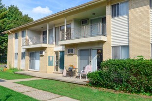 Denway Circle Apartments