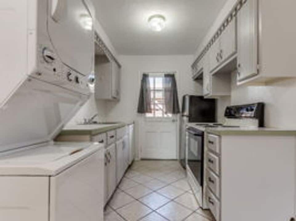 7123 NW 16th St in Bethany, OK - Foto de edificio