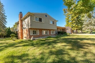 2616 Douglas Dr in Bloomfield Hills, MI - Building Photo - Building Photo