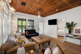 1307 E 2nd St in Austin, TX - Building Photo - Building Photo