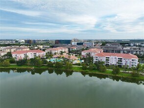5036 Shoreway Loop in Orlando, FL - Building Photo - Building Photo
