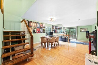 576 Sanderling Ct in Secaucus, NJ - Foto de edificio - Building Photo