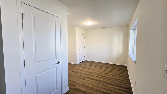 4876 Parkside Ln in Troy, MI - Building Photo - Building Photo