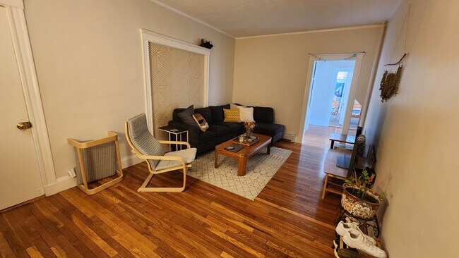 40 Orchard Rd, Unit 2 in Brookline, MA - Building Photo - Building Photo