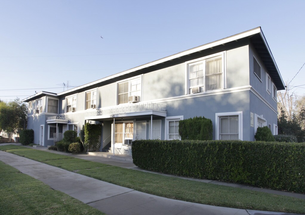 5949 Cartwright Ave in North Hollywood, CA - Foto de edificio