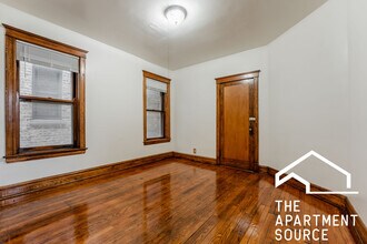2014 N Kedzie Ave in Chicago, IL - Building Photo - Building Photo