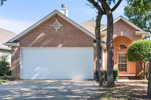 2209 Wembley Wood Ln in Bedford, TX - Building Photo - Building Photo