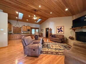 5092 Mountain Gate Cir in Lakeside, AZ - Foto de edificio - Building Photo