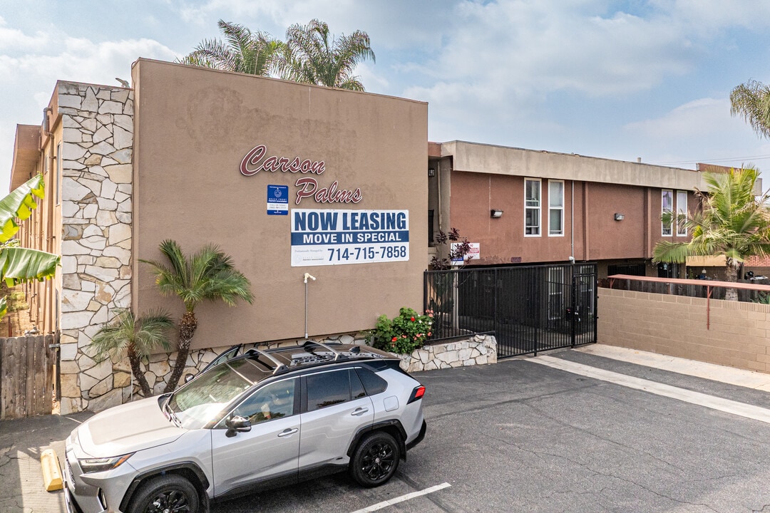 Carson Palms Apartments in Carson, CA - Foto de edificio