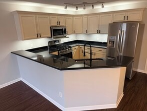 53180 Manchester Ave in Utica, MI - Foto de edificio - Building Photo