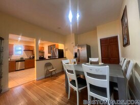 816 River St in Boston, MA - Building Photo