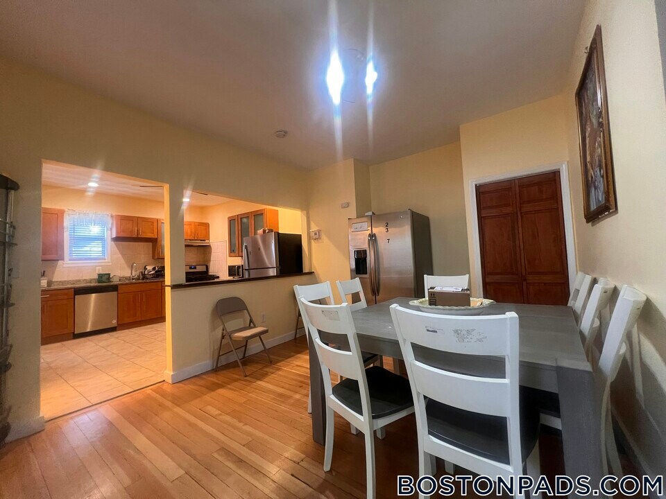 816 River St in Boston, MA - Foto de edificio