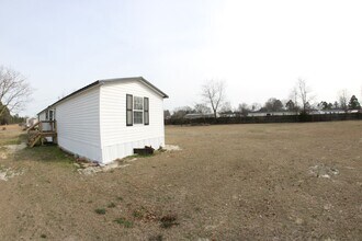 7025 Ottis Ln in Parkton, NC - Building Photo - Building Photo