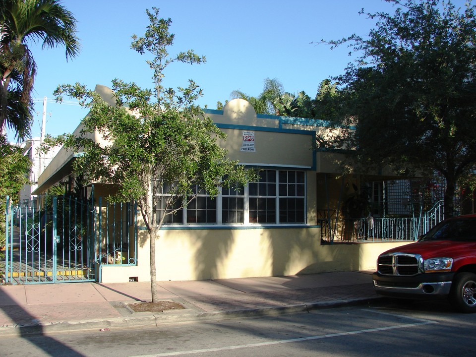 355 Washington Ave in Miami Beach, FL - Building Photo