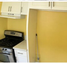 5660 Case Ave, Unit A in Los Angeles, CA - Building Photo - Building Photo