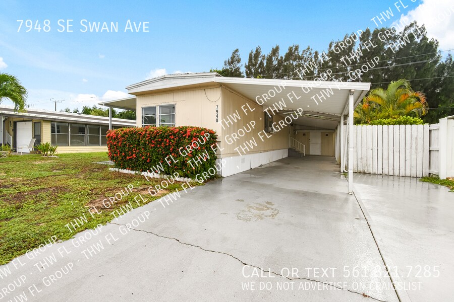 7948 SE Swan Ave in Hobe Sound, FL - Building Photo