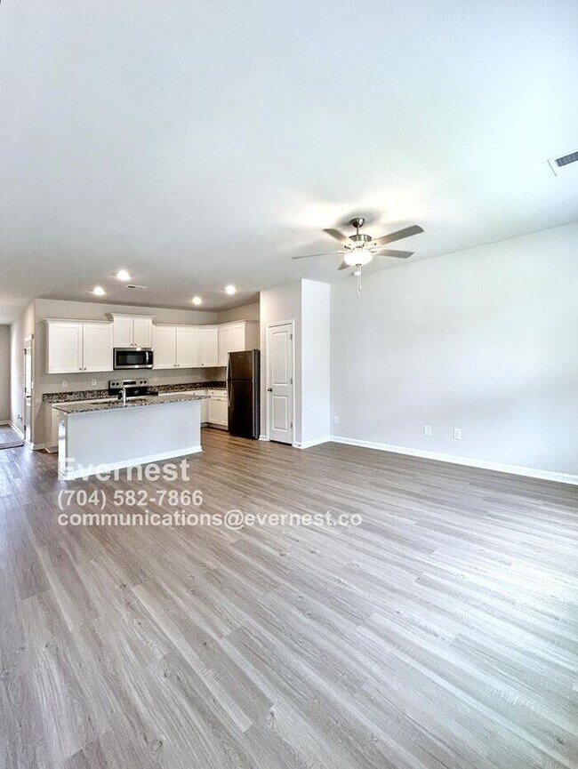 2174 Willow Gln Dr in Graham, NC - Building Photo - Building Photo