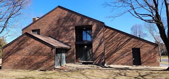 4 Brookwood Ln in Dearborn, MI - Building Photo - Building Photo