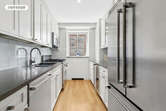 200 E 66th St in New York, NY - Building Photo - Building Photo