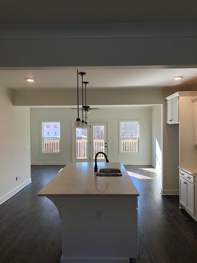 8108 Lenox Creekside Dr in Nashville, TN - Building Photo - Building Photo