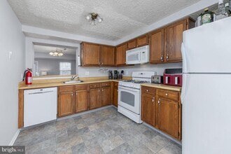 6 Andrew Ct in Glassboro, NJ - Building Photo - Building Photo