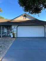 7403 Winter Garden Pkwy in Fort Pierce, FL - Building Photo