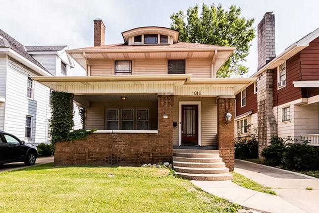 property at 1012 N Glenwood Ave