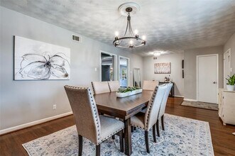 2410 St Francis Ave in Dallas, TX - Building Photo - Building Photo