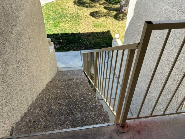 2635 S Durango Dr in Las Vegas, NV - Building Photo - Building Photo