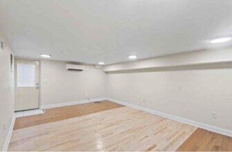 4415 38th St in Brentwood, MD - Foto de edificio - Building Photo