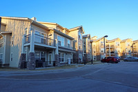 168 St Moritz Dr SW in Calgary, AB - Building Photo - Building Photo