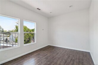 14006 Bessemer St in Los Angeles, CA - Building Photo - Building Photo